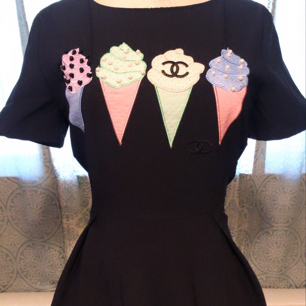 Cute! Midi Dress w/Icecream🍦 Embroiderey - Picture 3 of 4